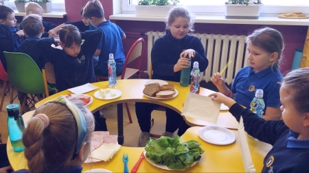 „Śniadanie daje moc”